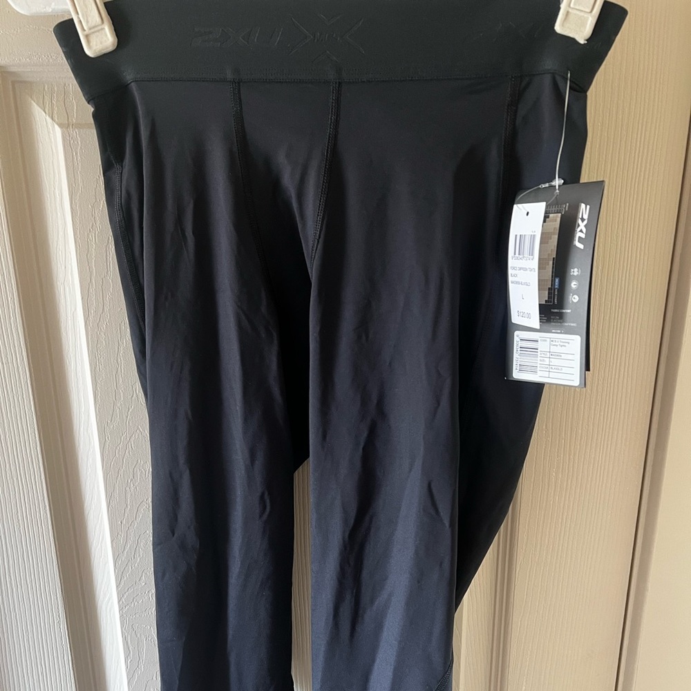 NWT size L mens 2XU compression tights